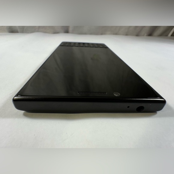 BlackBerry Key2 - Picture 4 of 6